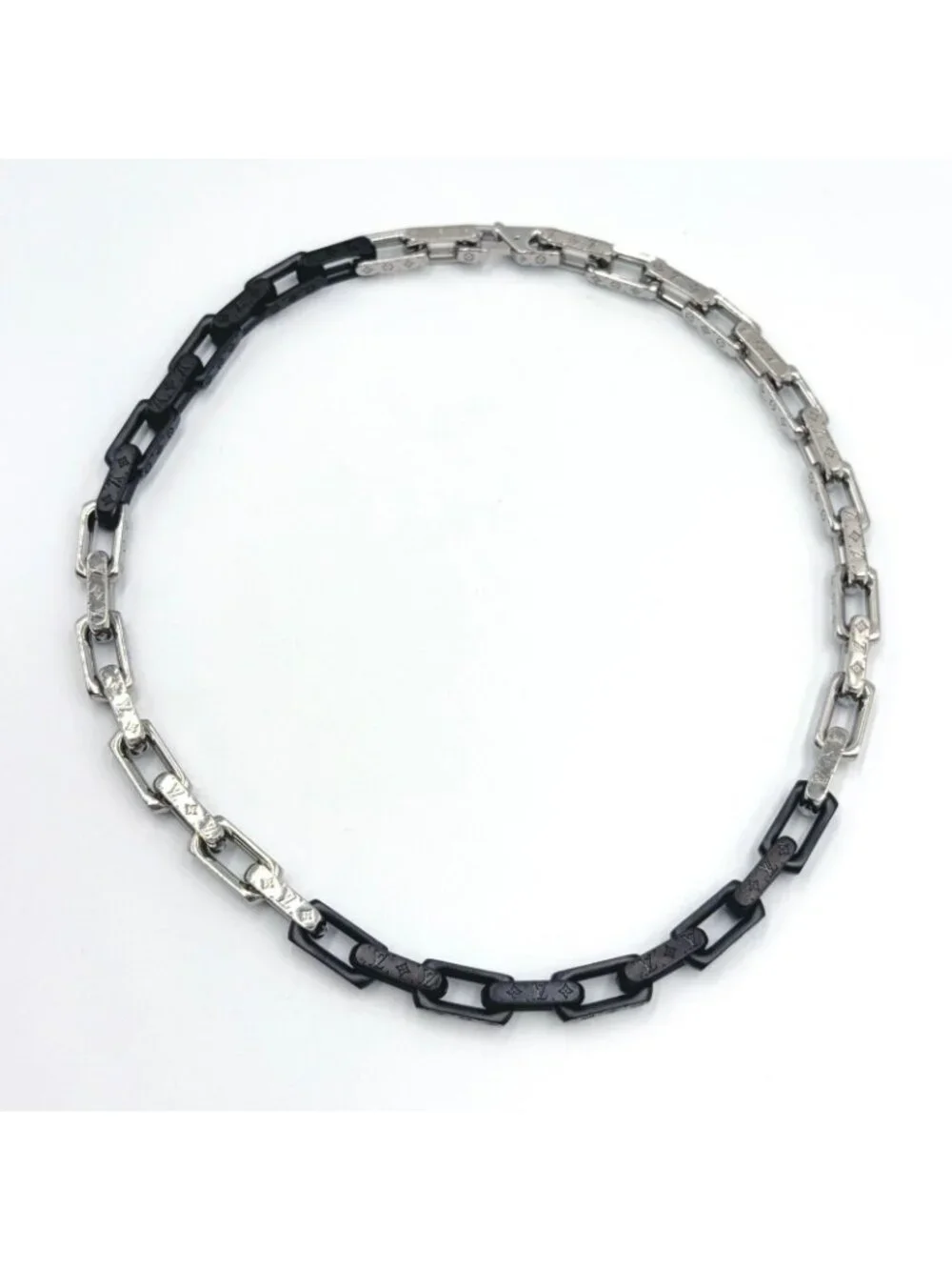 Louis Vuitton Collier Monogram Chain Metal Silver Black Necklace